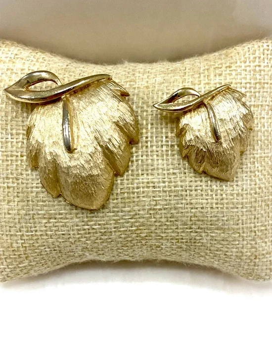 Vintage Gold Leaf Brooch Set - Shimmering Gold