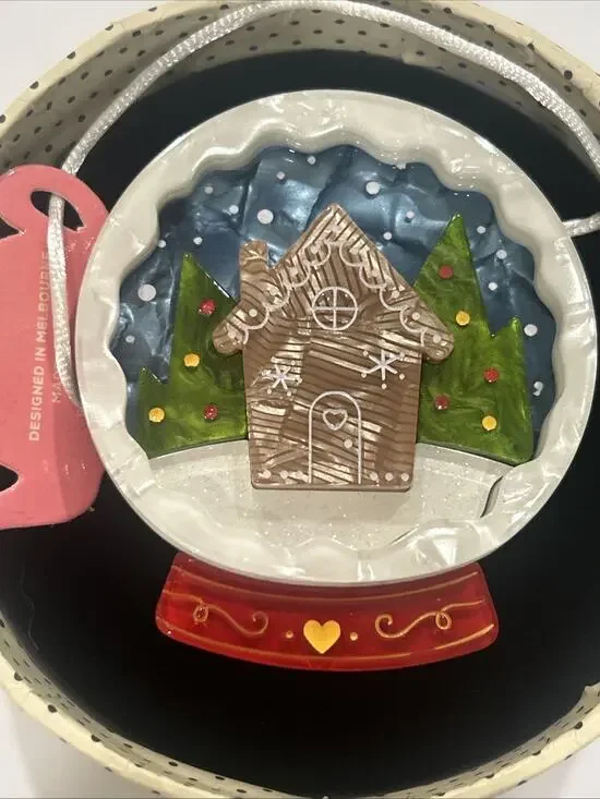 Erstwilder brooch - Seasons Greetings - Snow Globe - 2017 Kitchy Christmas BNIB
