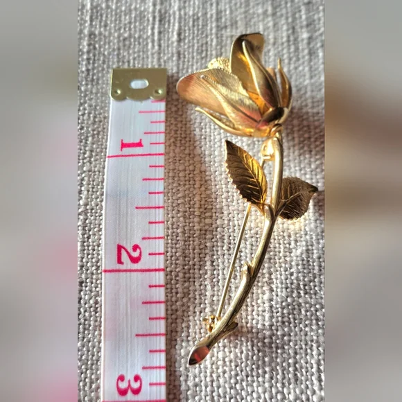Vintage Gold Floral Brooch/Pin