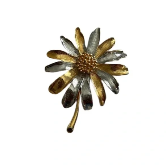 814.‎ Gold and Silver Flower Brooch