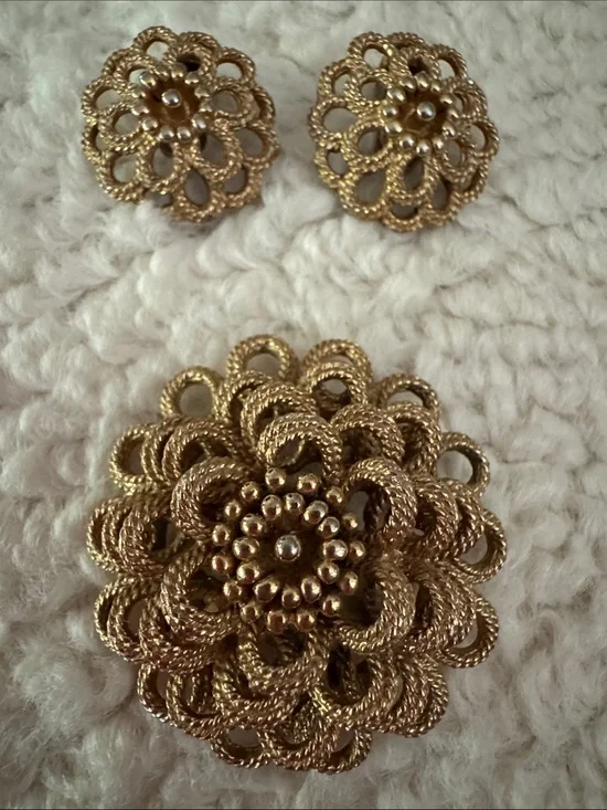 Monet Cordelia Brooch and Clip-On Earring Set