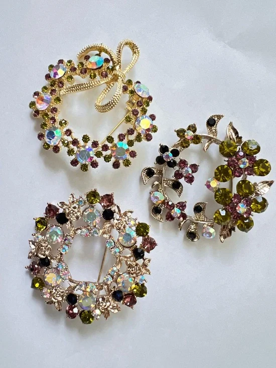 Lot of 3 - Gold-Tone Multi-Color Crystal Wreath Brooches - Women Jewelry
