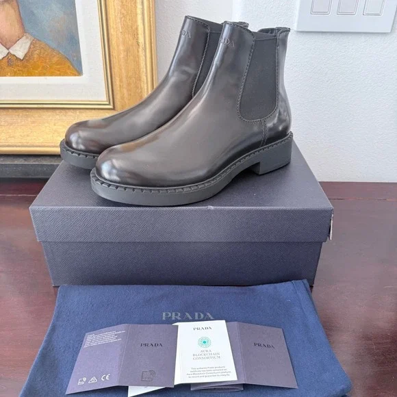 Prada 2TE168 Spazzolato Leather Chelsea Ankle Boots Mens Brown Lug Sole UK8.5‎
