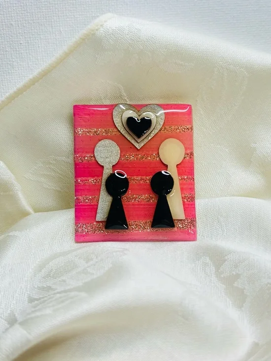 Lucinda People Pink Enamel Hearts Love Family 💕 Brooch Pin