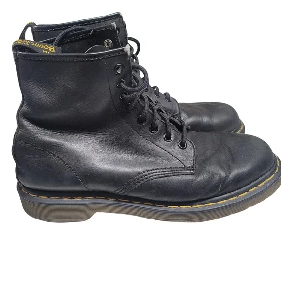 Dr. Martens Docs 1460 Black Leather‎ 8 Eye Combat Boots Mens 9 Grunge Punk Rock