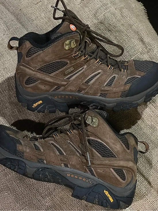 Merrell Moab 2 Mid Waterproof Hiking Boots Mens 8 Earth Brown Suede Outdoor
