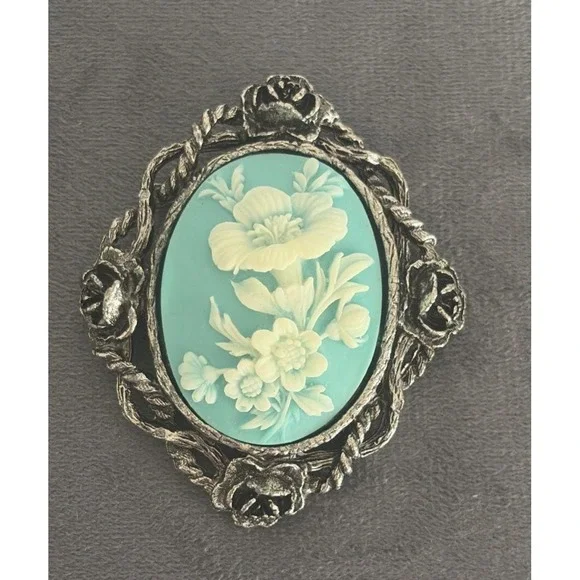Vintage Silver Tone Pendant Broach w/ Teal Stone and White Floral Design p5