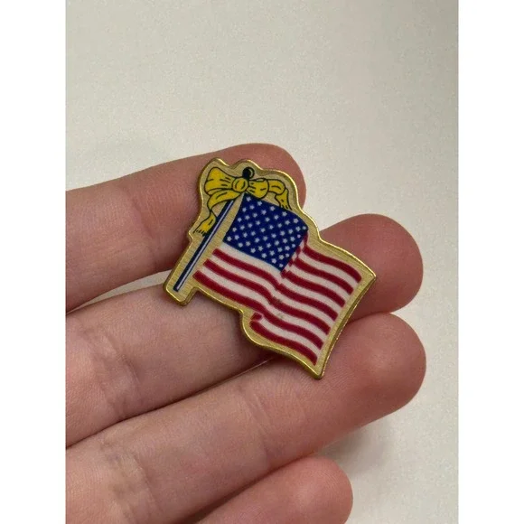 Vintage American Flag Lapel Pin Yellow Bow‎ Union Made USA Patriotic Gold Tone