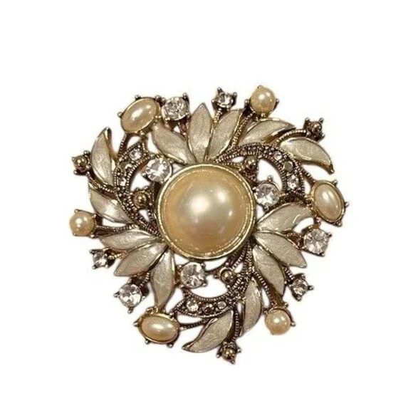 Vintage Signed Monet White‎ Enamel Pearl Rhinestone Wreath Brooch Gold Tone