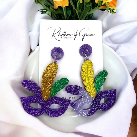 NWT Mardi Gras Mask Earrings 🎭✨ – Sparkle and Celebrate in Style!