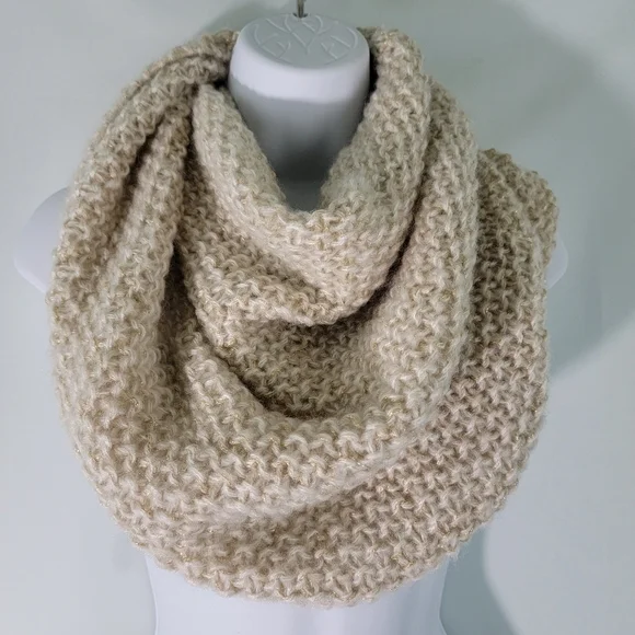 NEW Express Ivory Chunky Cable Knit Scarf OS Minimalist Winter Gorpcore Cozy
