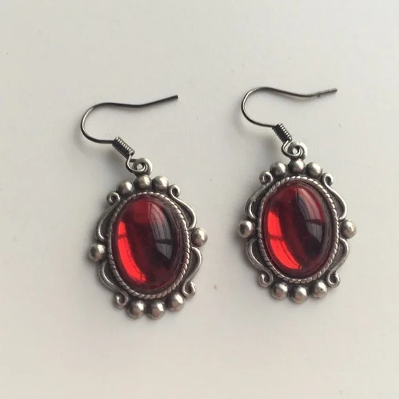Ruby red deco setting dangle earrings