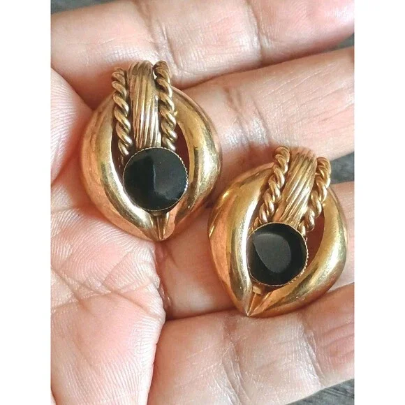 Gold Tone Black Enamel Chunky Gold Ton Vintage Earrings