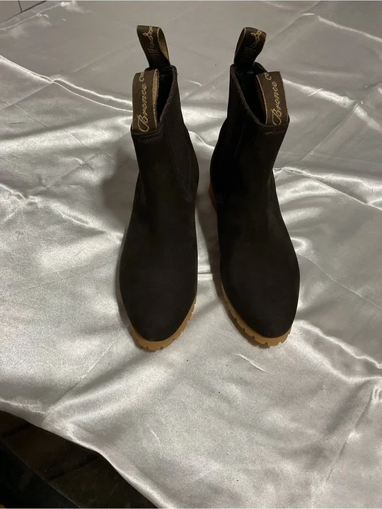 Chelsea Ankle Boots in Dark Brown size 25 Mexico