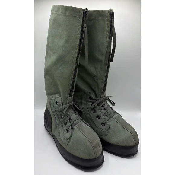 Vintage US Military N-1B MUKLUK Boots Sz. Medium Extreme Cold Weather w/Liners.