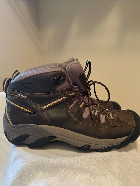 KEEN Men’s Targhee II Mid Waterproof Leather Hiking Boots 13M Camping Gorpcore