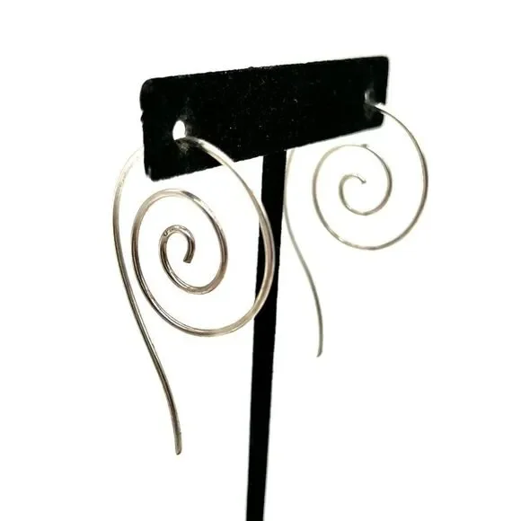 Snail swirly Earrings in Silver Tone