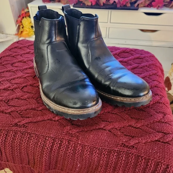 Black Leather Men's Chelsea Boots