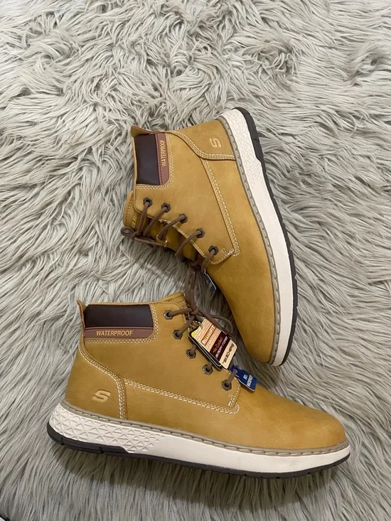 Skechers Men's Tan Waterproof Leather Lace-Up Ankle Boots