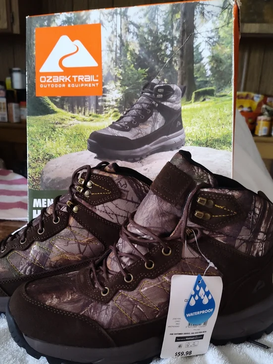 Ozark Trail Men’s Brown Camouflage Waterproof Hiking Boots Size 10.5