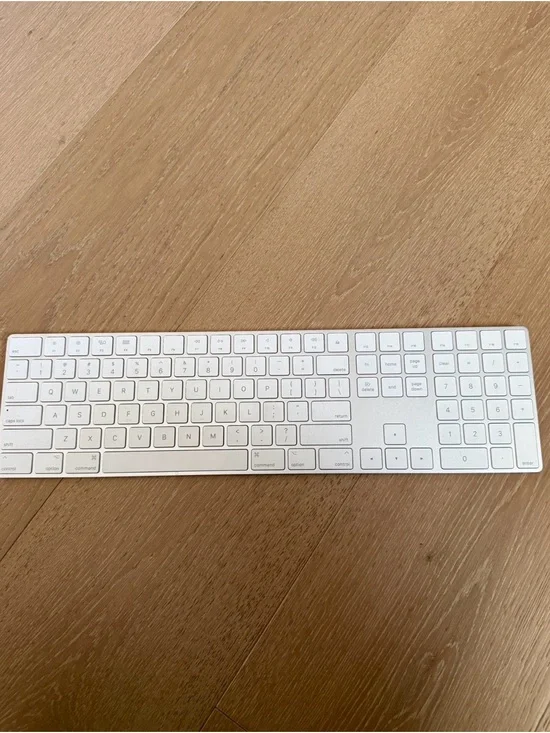 Apple Magic Keyboard with Numeric Keypad: Wireless, Bluetooth, Rechargeable