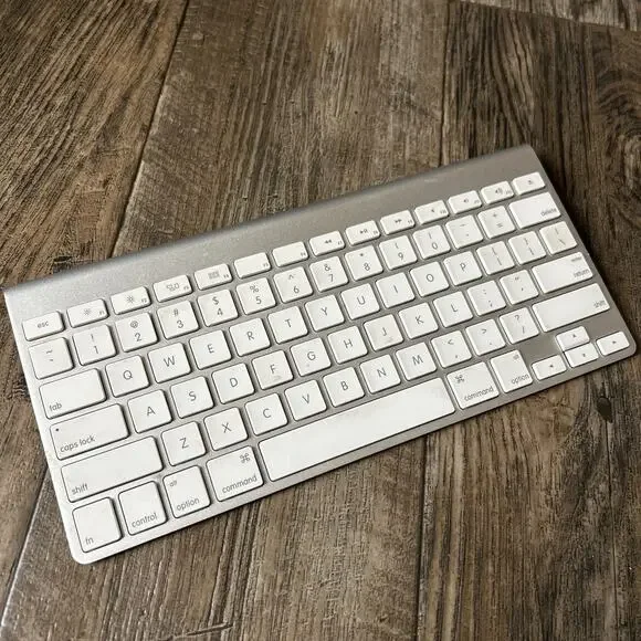 GENUINE Apple Wireless Bluetooth Keyboard A1314 Mac Aluminium