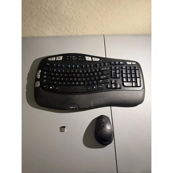 Logitech K350 Ergonomic Wireless Keyboard and Mouse (K350 / M710) Dongle Paired