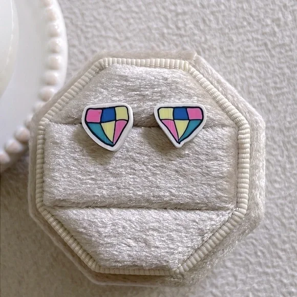 Retro diamond stud earrings