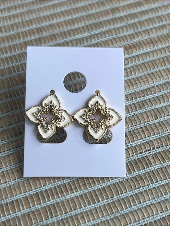 ⭐️-Gold and Cream Floral Stud Earrings with pavé floral cut out center