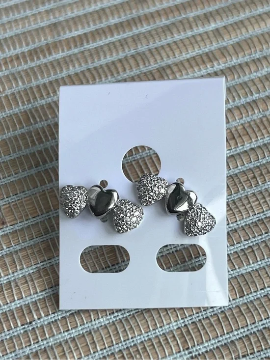 ⭐️- 3-Silver Heart Cluster Stud Earrings - Sparkling Crystal pavé  Accent
