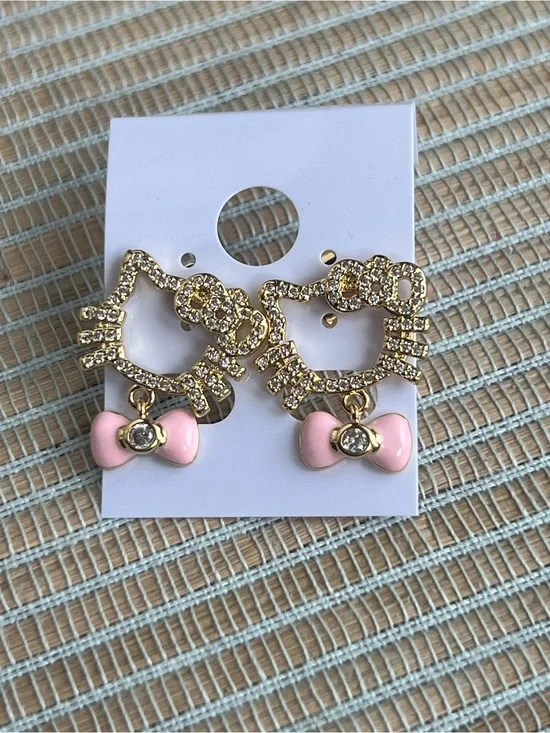 ⭐️- Gold pavé Crystal kitty Cat Stud Earrings with pink bow accent