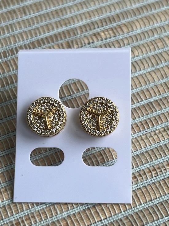⭐️-Gold Crystal pavé  Round Stud Earrings with Y in the middle