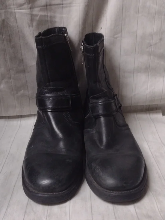 GBX Men's Black Leather Zip-Up Ankle Boots (J1149)