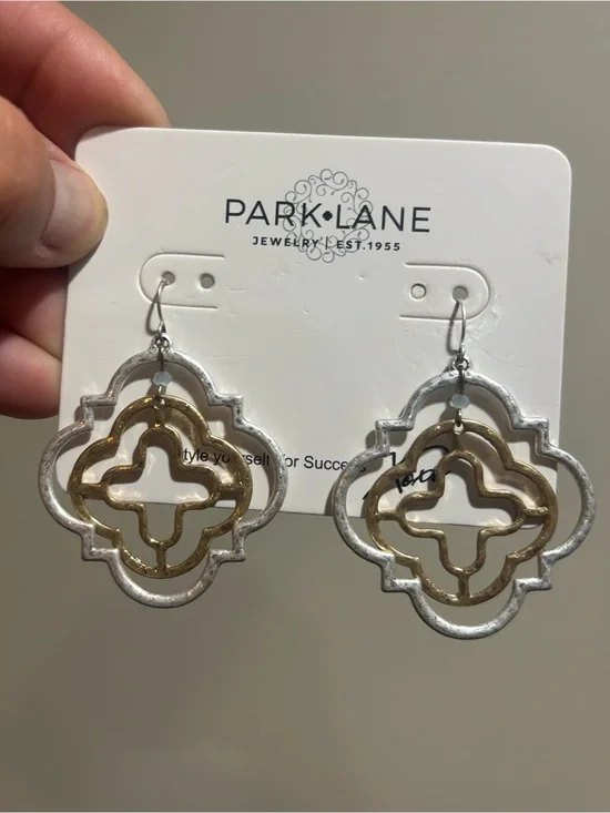 Park Lane “Talullah” Quatrefoil Drop Earrings in Hammered Matte Silver and Gold