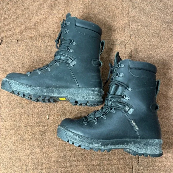 British Military Gore-Tex Combat Boots Black Leather Vibram Tactical 9M S00625