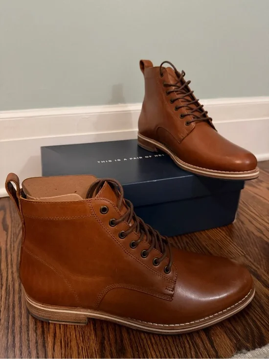 Brand new, Men's Helm Brown Leather Lace-Up Boots