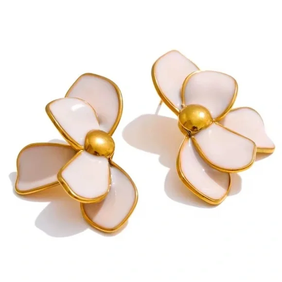 Petal Flower Cream Gold Earrings