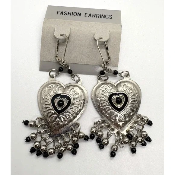 Vintage‎ Silver Tone & Black Heart Dangle Drop Pierced Leverback Earrings Korea