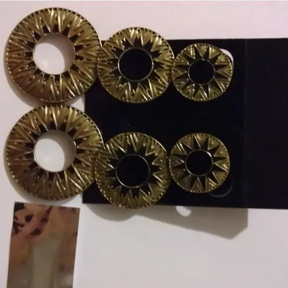 3/$20‎ Multi circle tribal earrings new with tags