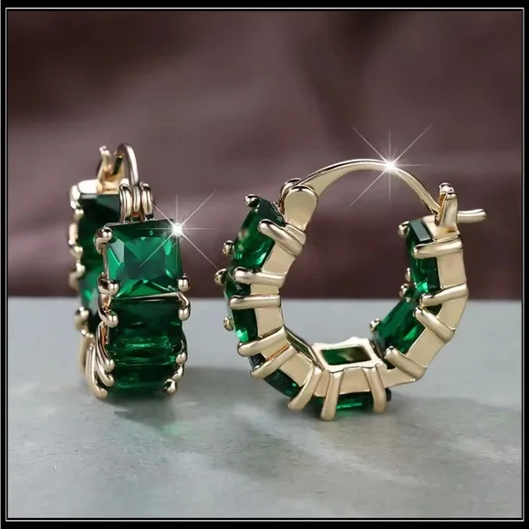 New 14k gold simulated emerald green square princess chunky huggie earrings