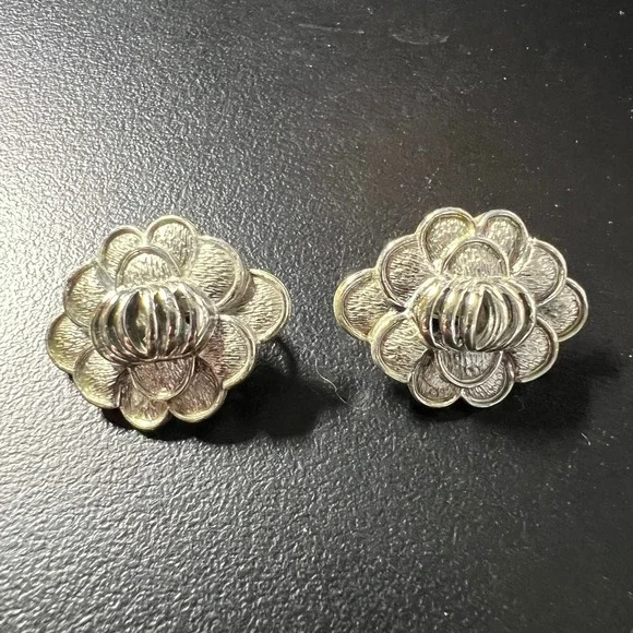 Vintage Coro‎ Clip On Earrings Shiny Brushed Silver Tone