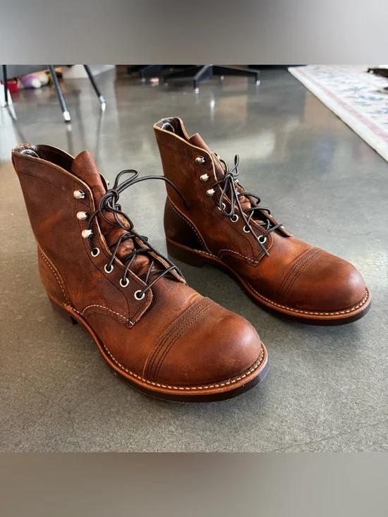 Men’s Red Wing Iron Ranger Brown Leather Boots. Like new condition. Size US 9