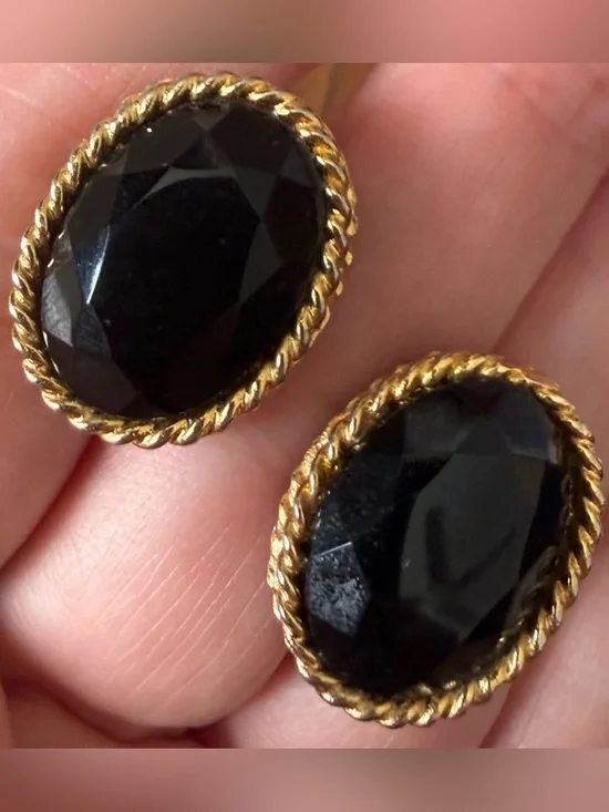 VTG Designer Les Bernard Black Glass Gold Tone Oval Clip On Earrings