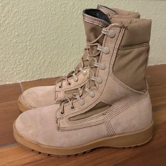 Wellco Deseret Tan HOT WEATHER FLAME RESISTANT VIBRAM SOLE COMBAT BOOT Size 5.5