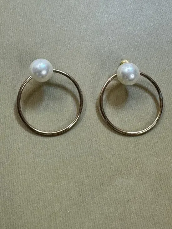 Vintage Faux Pearl Circle Hoop Post Earrings Gold Tone Open Hoop E510