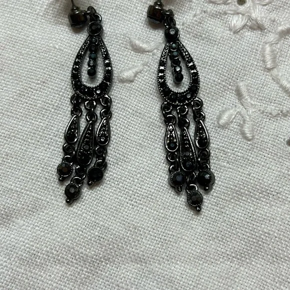 Elegant Black Dangle Earrings whimsygoth‎