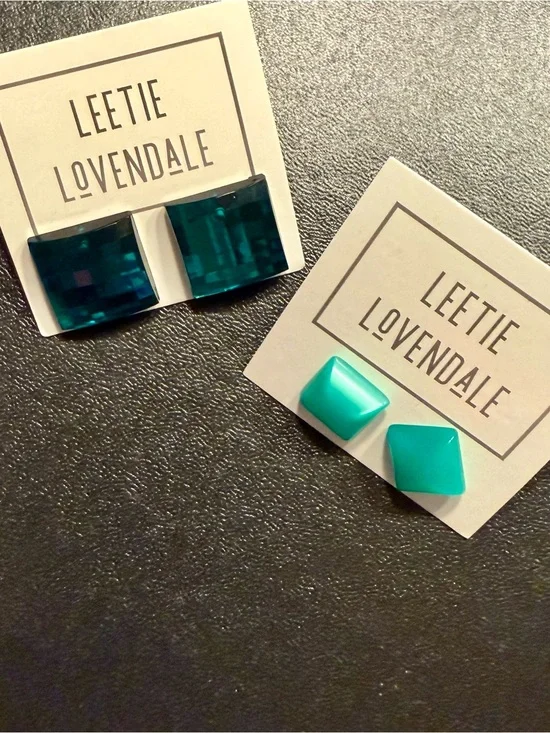 Vintage lucite Teal/green Stud Earrings - Set of 2