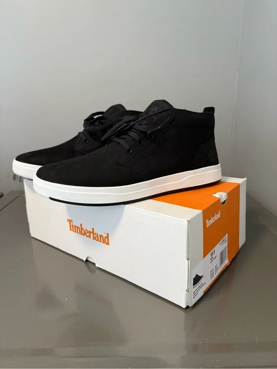 Timberland Men’s Black Chukka Boots with White Sole