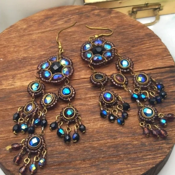 unmarked‎ Michael negrin gothic Aurora borealis facet beaded earrings E826