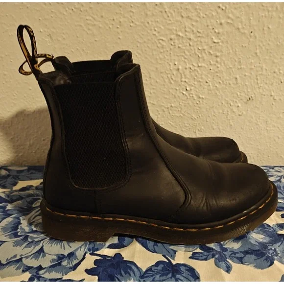 Dr Martens Chelsea Boots 2976 Slip Resistant Leather Black Pre Owned Us7